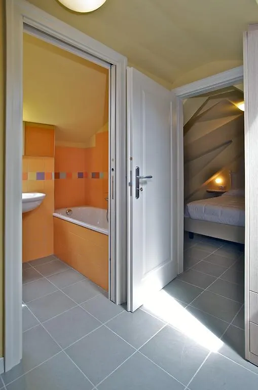 Locanda Della Maria Bellagio 2*,  Italy